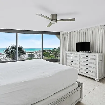Beachside One 4033
